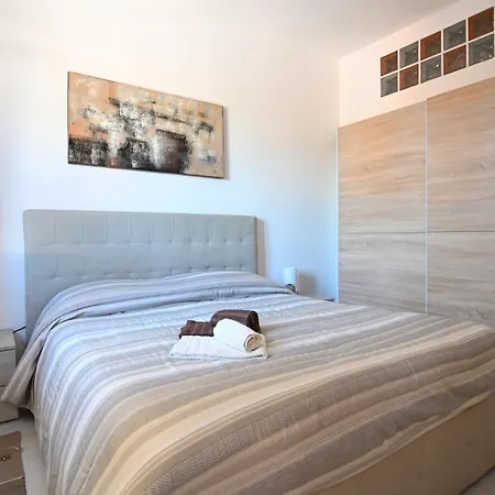 Casa Degli Oleandri Vista Mare بيت للعطل